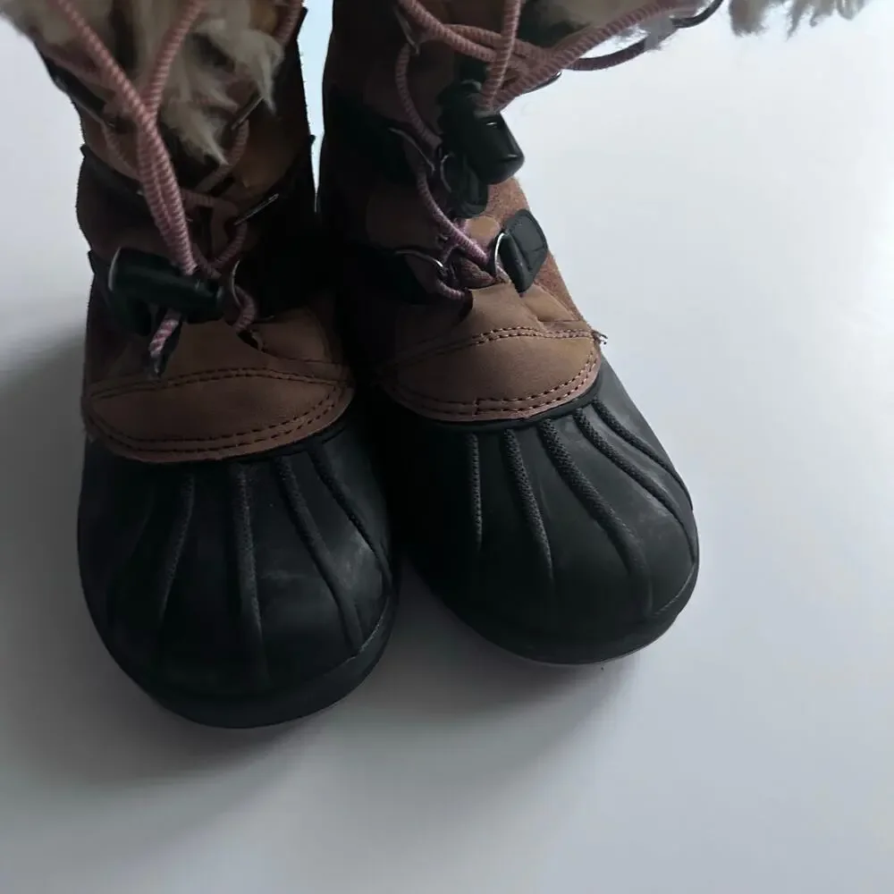 Cat & Jack Tan Duck Boots Size 1 - Sherpa Lined